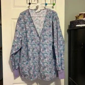 Crest Scrub Coat  blue and purple floral design  Size 2X